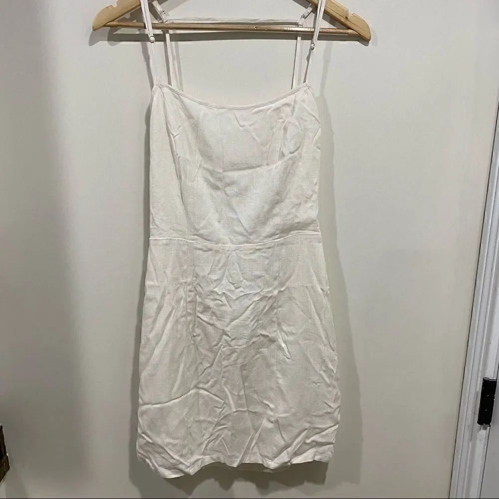 Forever 21 cream size medium low cut back 90s style straps